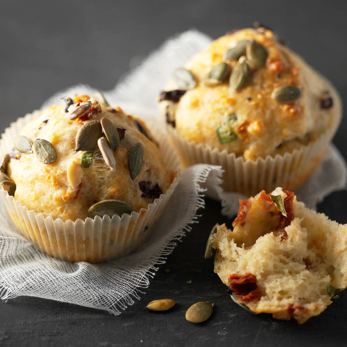 Juustoiset muffinit