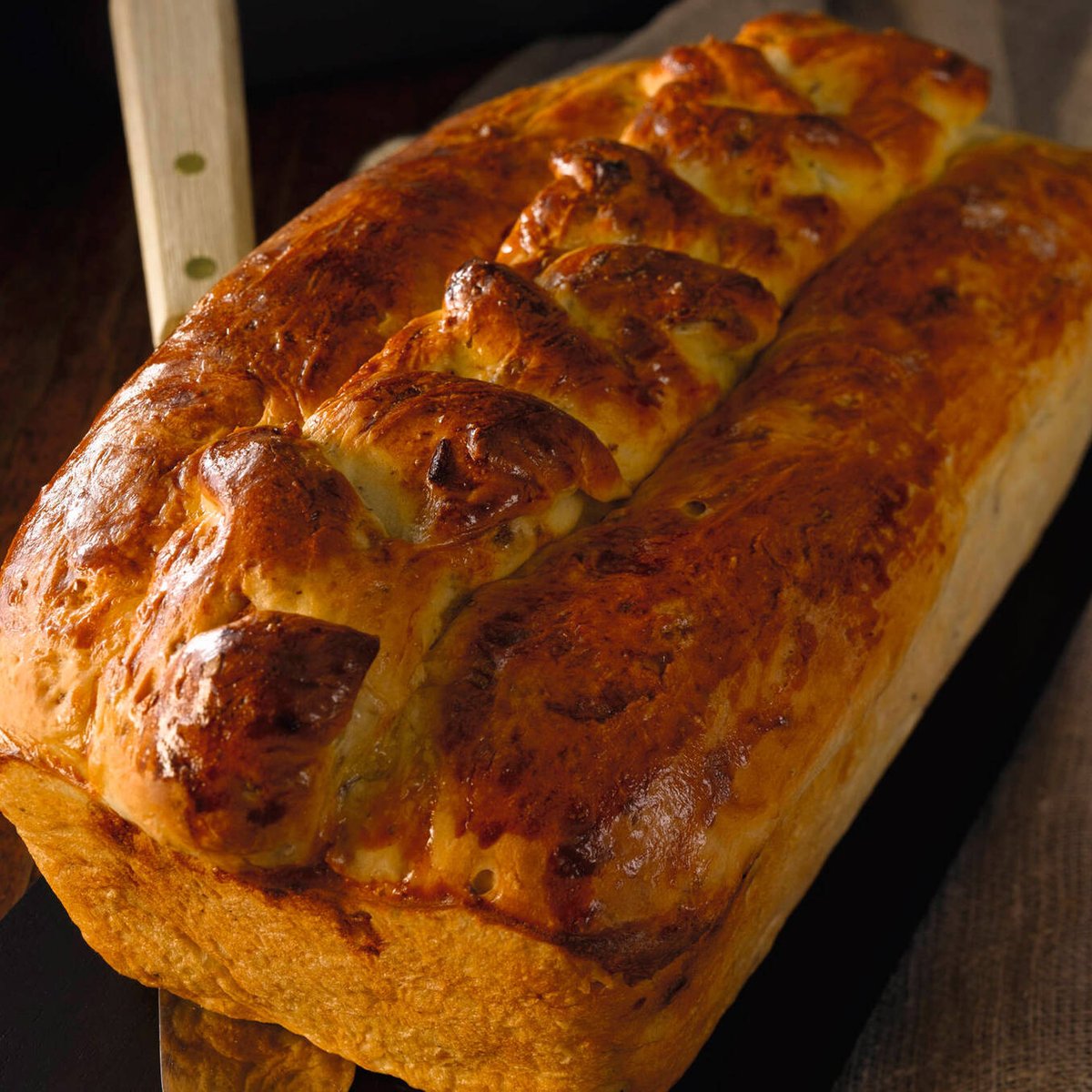 Aprikoosi-pähkinäleipä
