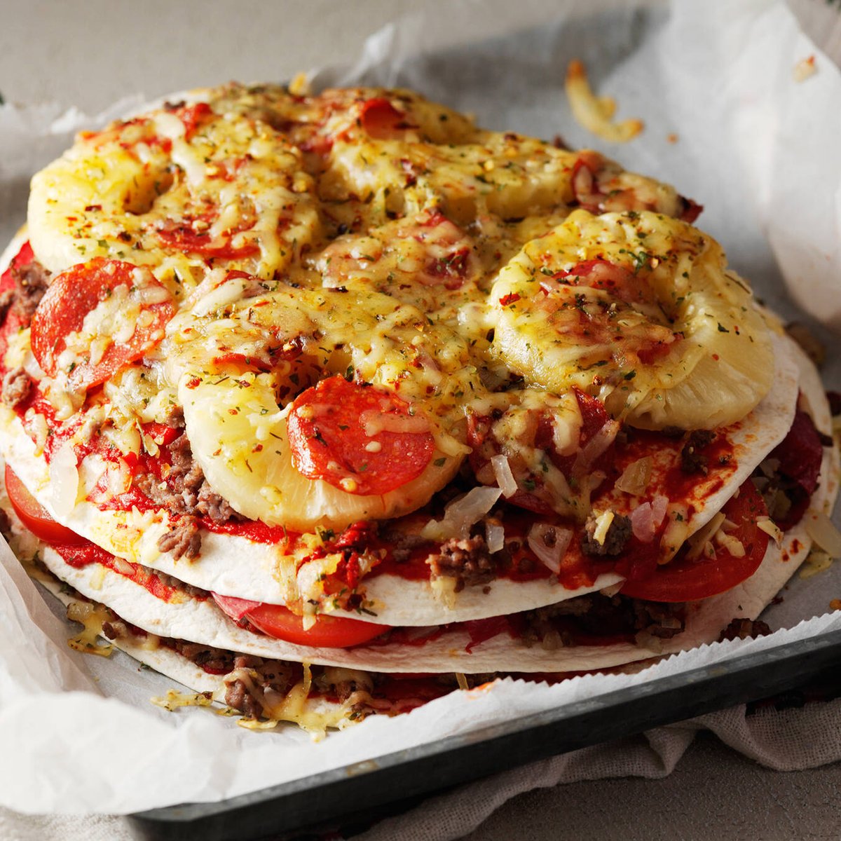 Kerrostortillapizza