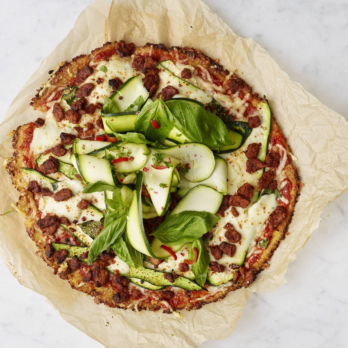 Delikaurapizza kukkakaalipohjalla