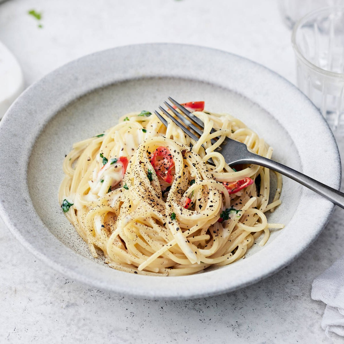 Helppo juustoinen chilispagetti