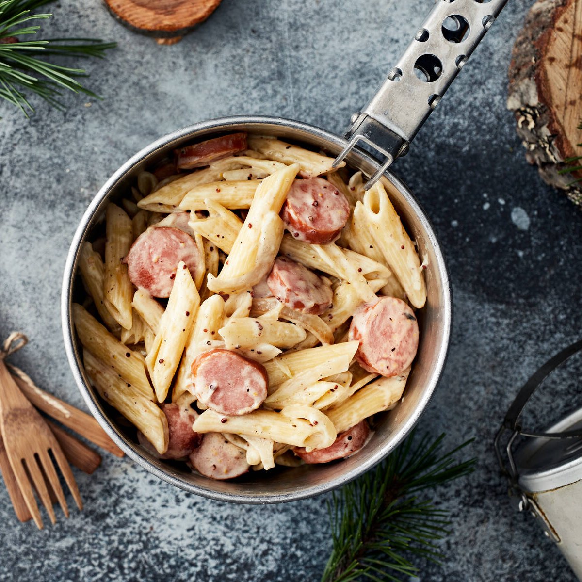 Grillimakkarapasta