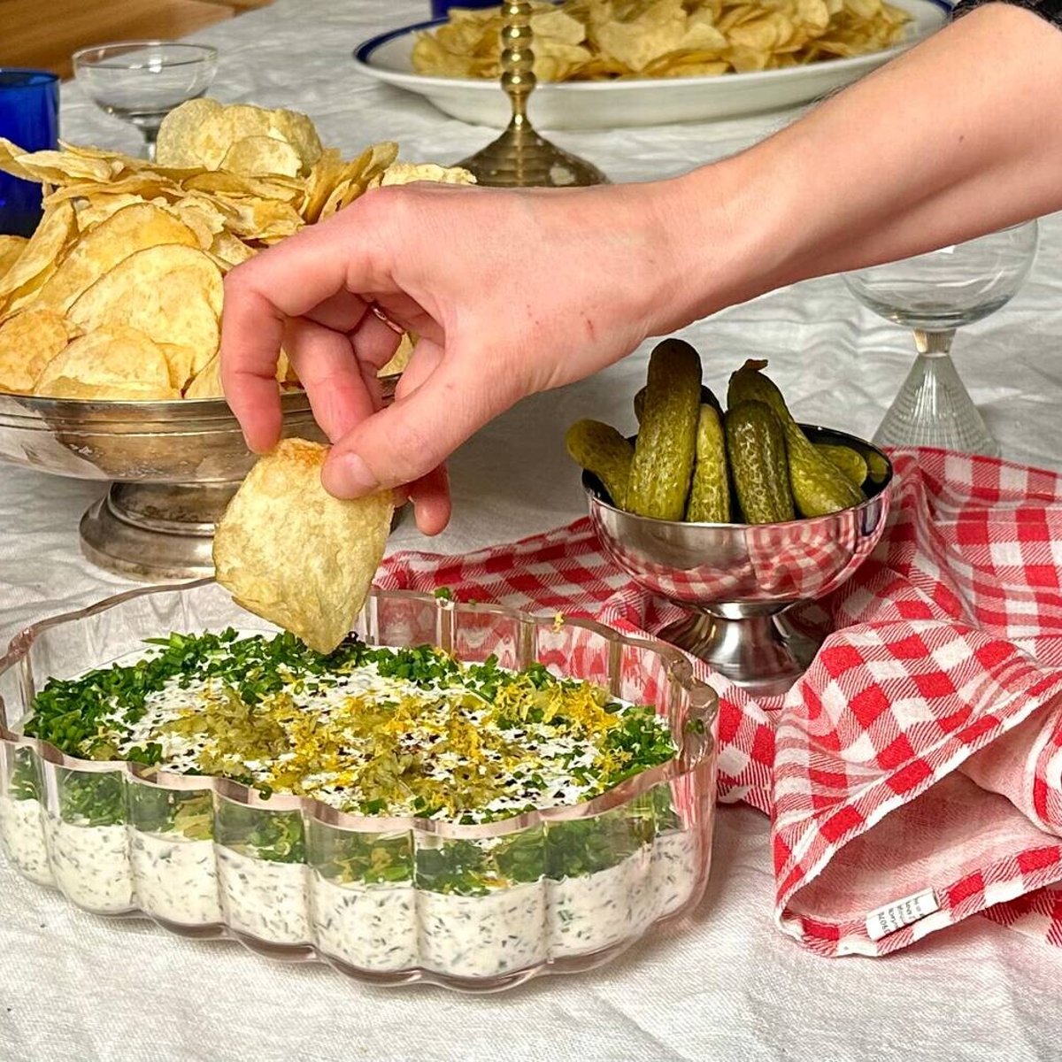 Imanin ja Leenan suolakurkku pickle dip