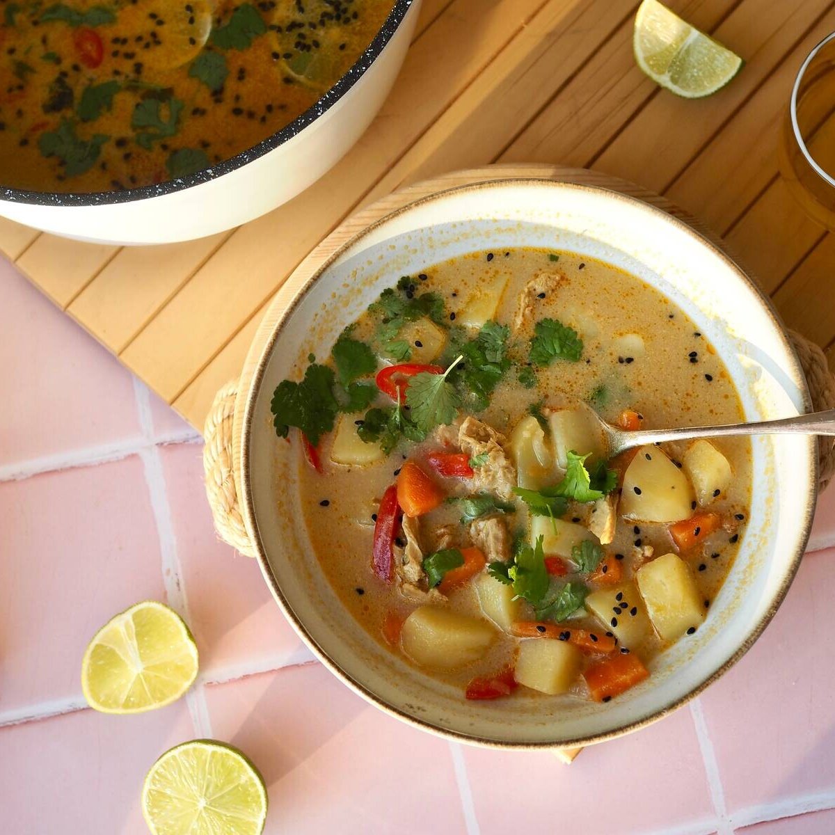 Kanaton kookos-currykeitto