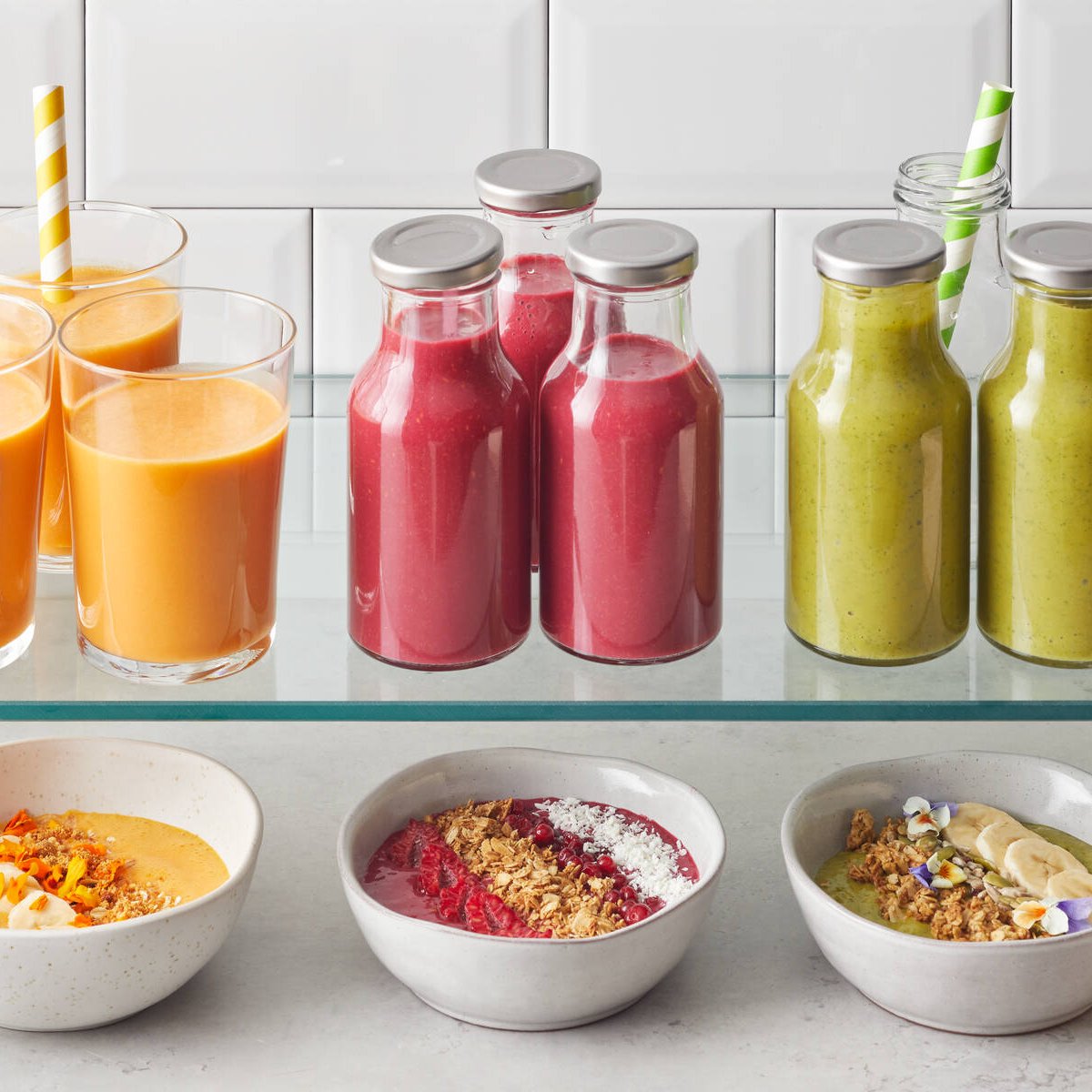 Smoothie värisuora vitriiniin