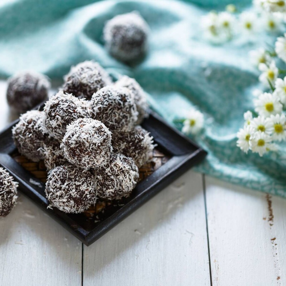 Chokladbollar med dadlar och PROfeel®