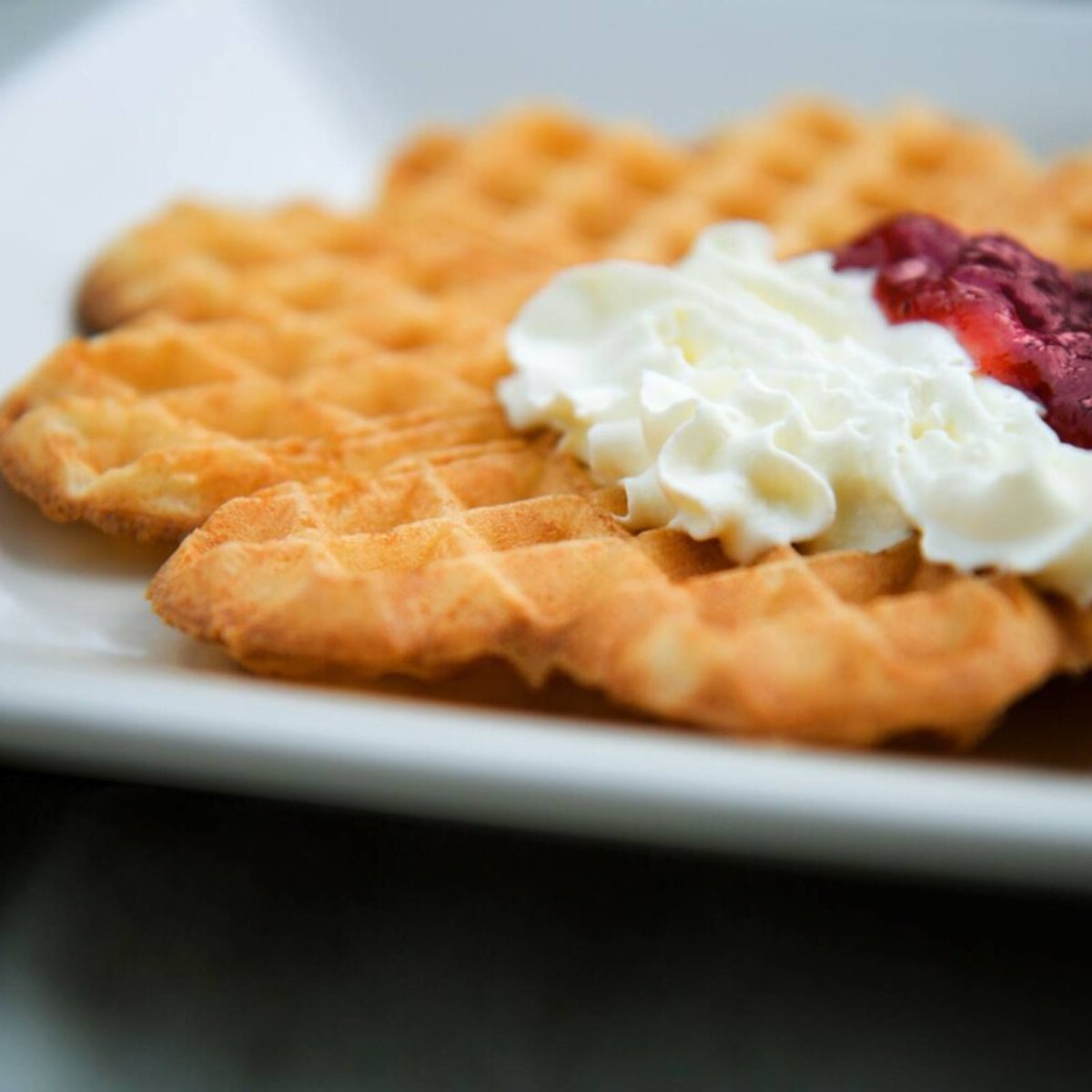 Våfflor med vispad grädde