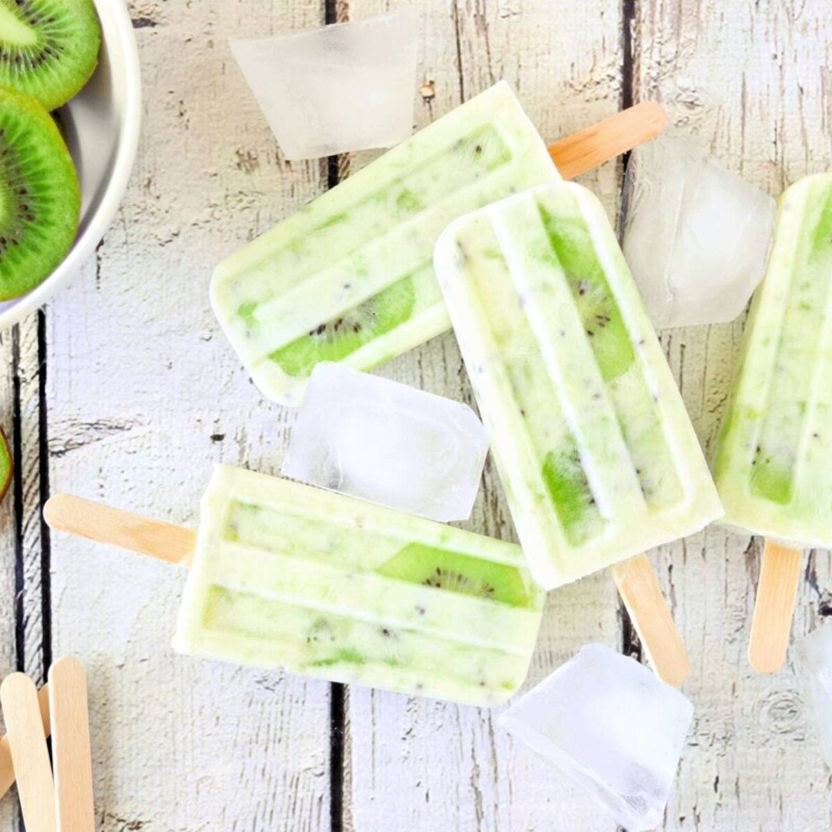 yoghurtglasspinnar med päron och kiwi