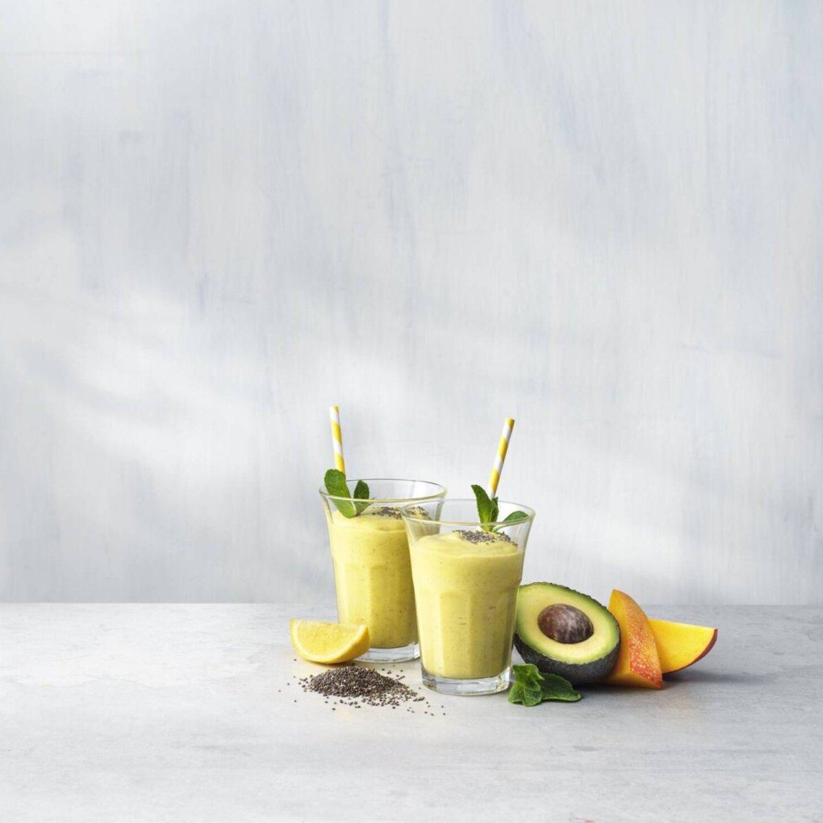 Mango- och avokadosmoothie