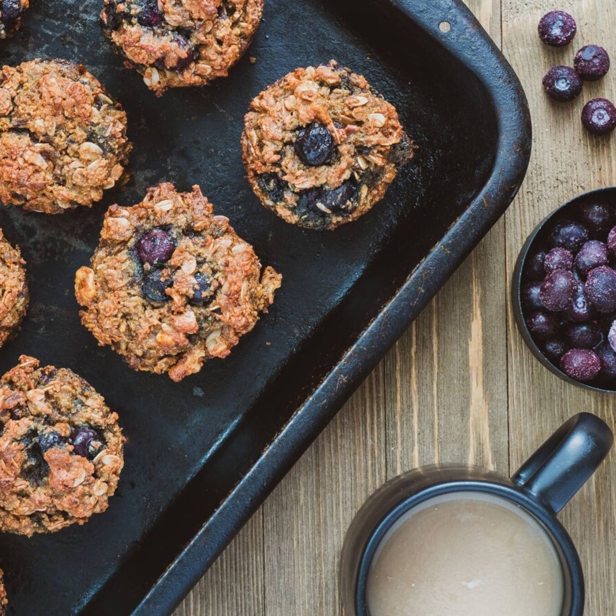 Gräddkola- och blåbärsmuffins
