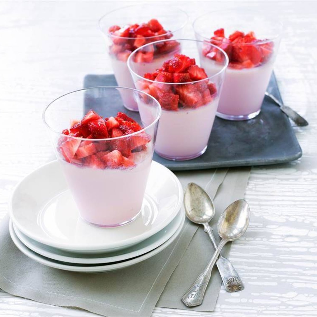 Pannacotta med hallonkefir