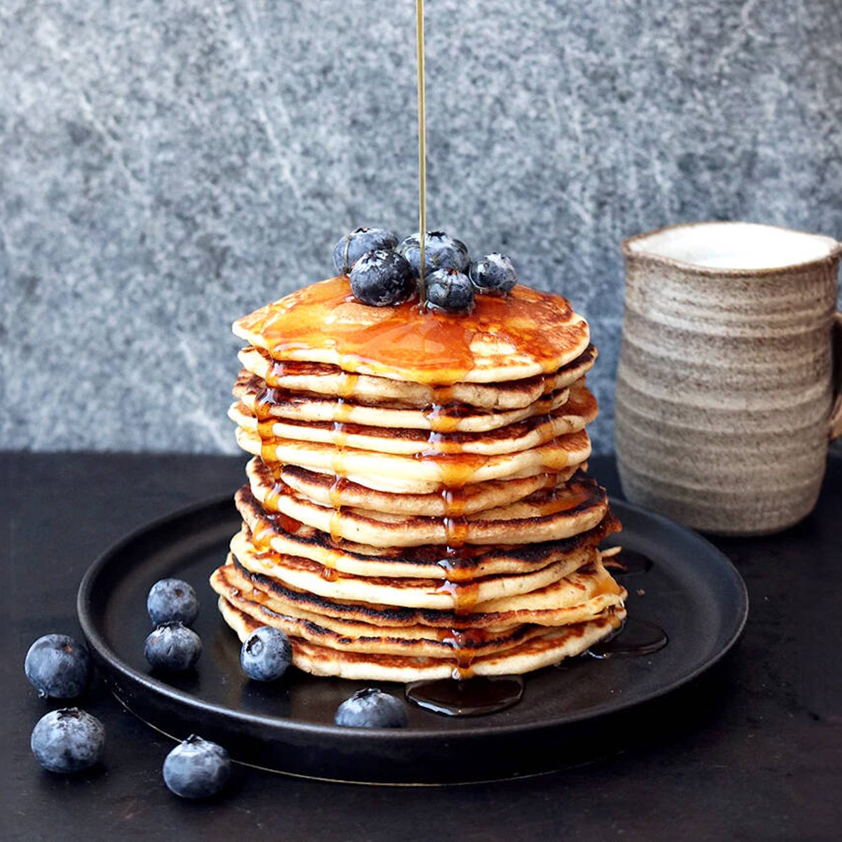 Amerikanska pannkakor med lönnsirap