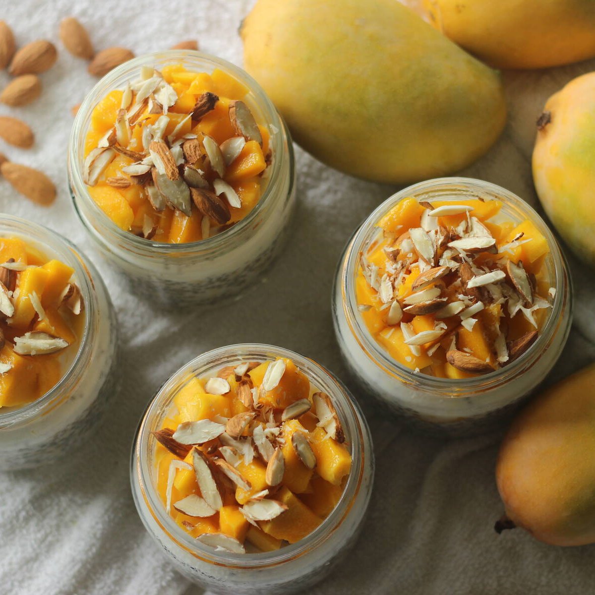 Overnight oats med smak av mango och passionsfrukt