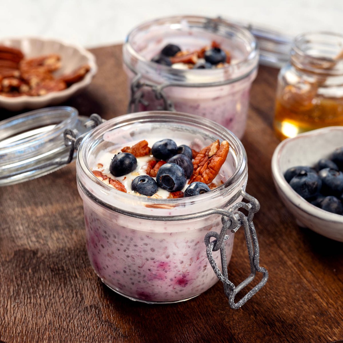 Overnight oats med blåbär och grekisk yoghurt