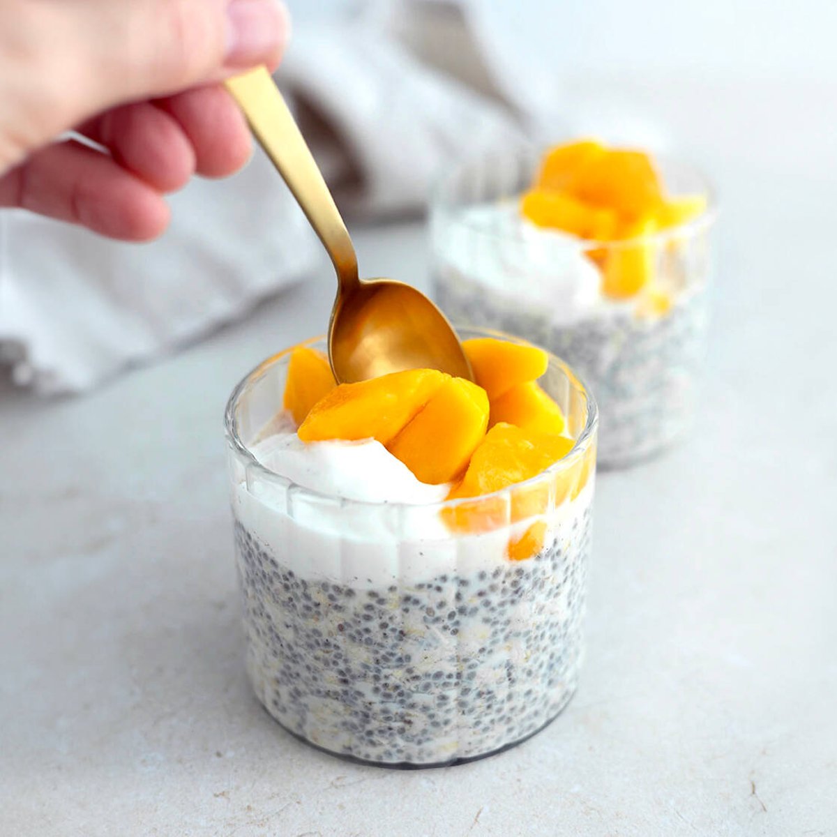 Overnight oats med mango och vaniljkvarg