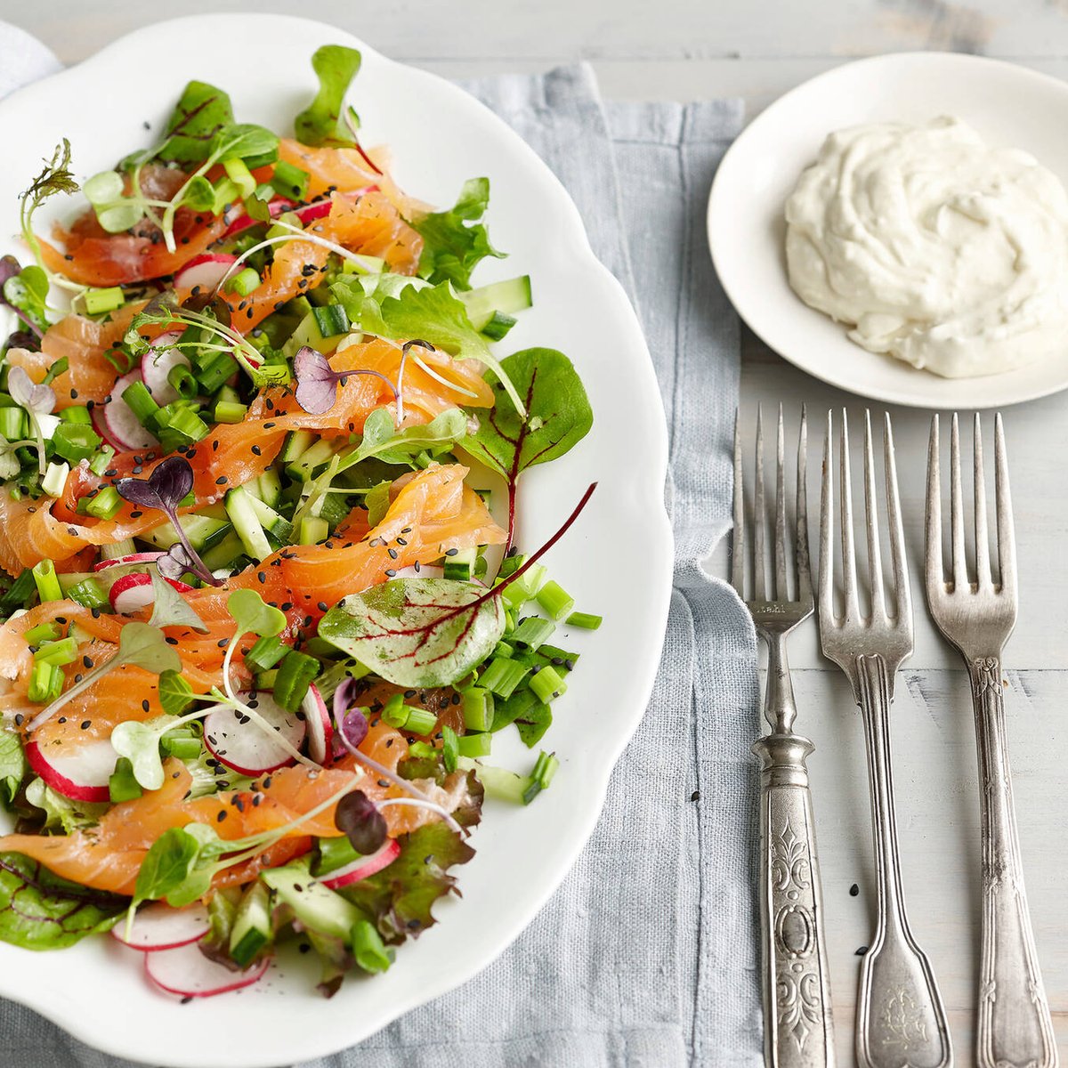 Laxsallad med ingefärskräm