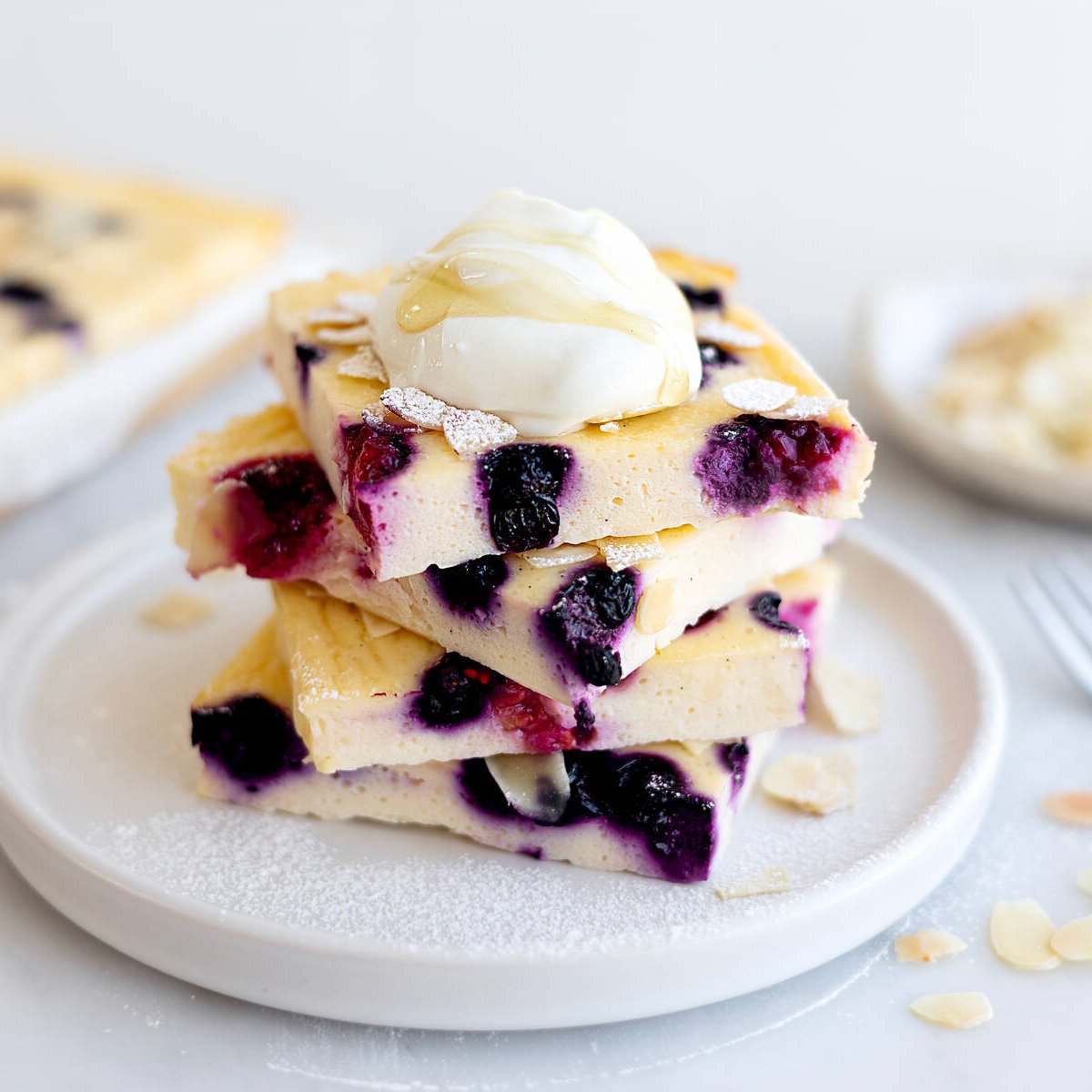 Bakad yoghurt med bär