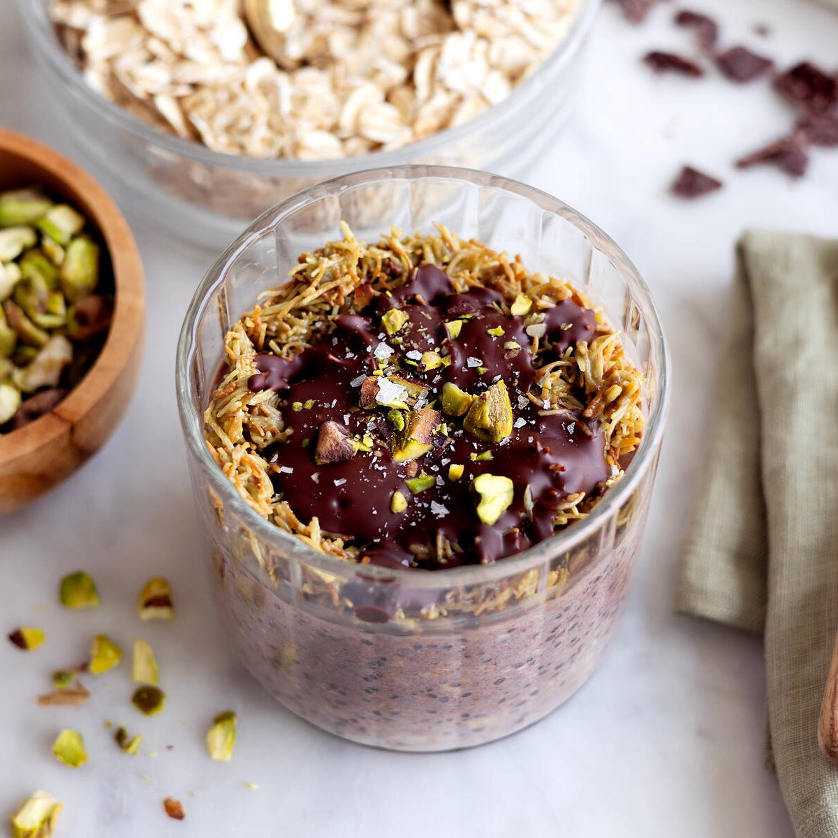 Overnight oats Dubai chocolate