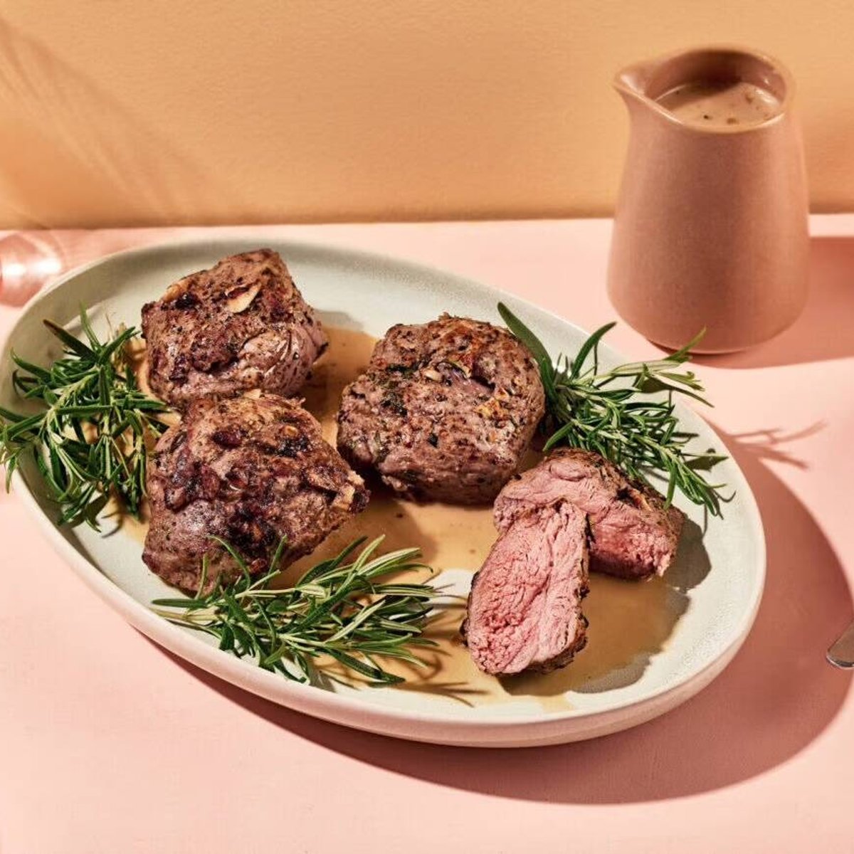 Lammstek med konjak-och gräddsås
