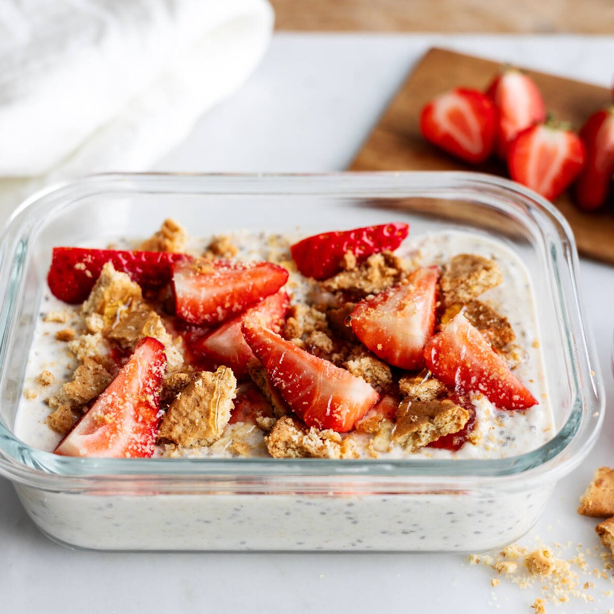 Overnight oats jordgubbscheesecake