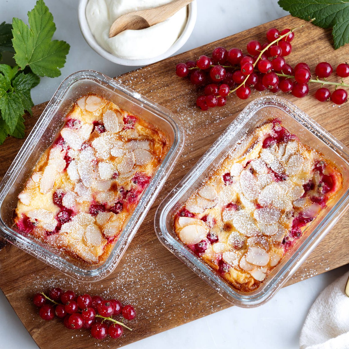 Frukostclafoutis med vinbär