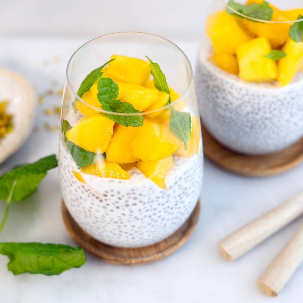 Chiapudding med kokosmjölk och mango