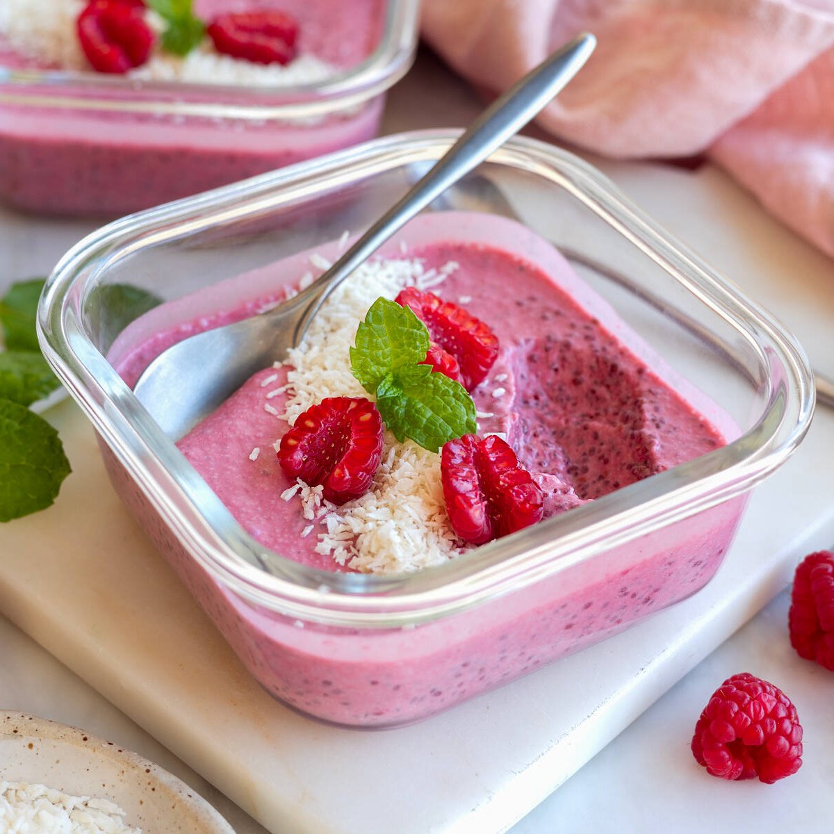 Chiapudding med hallon och kokos
