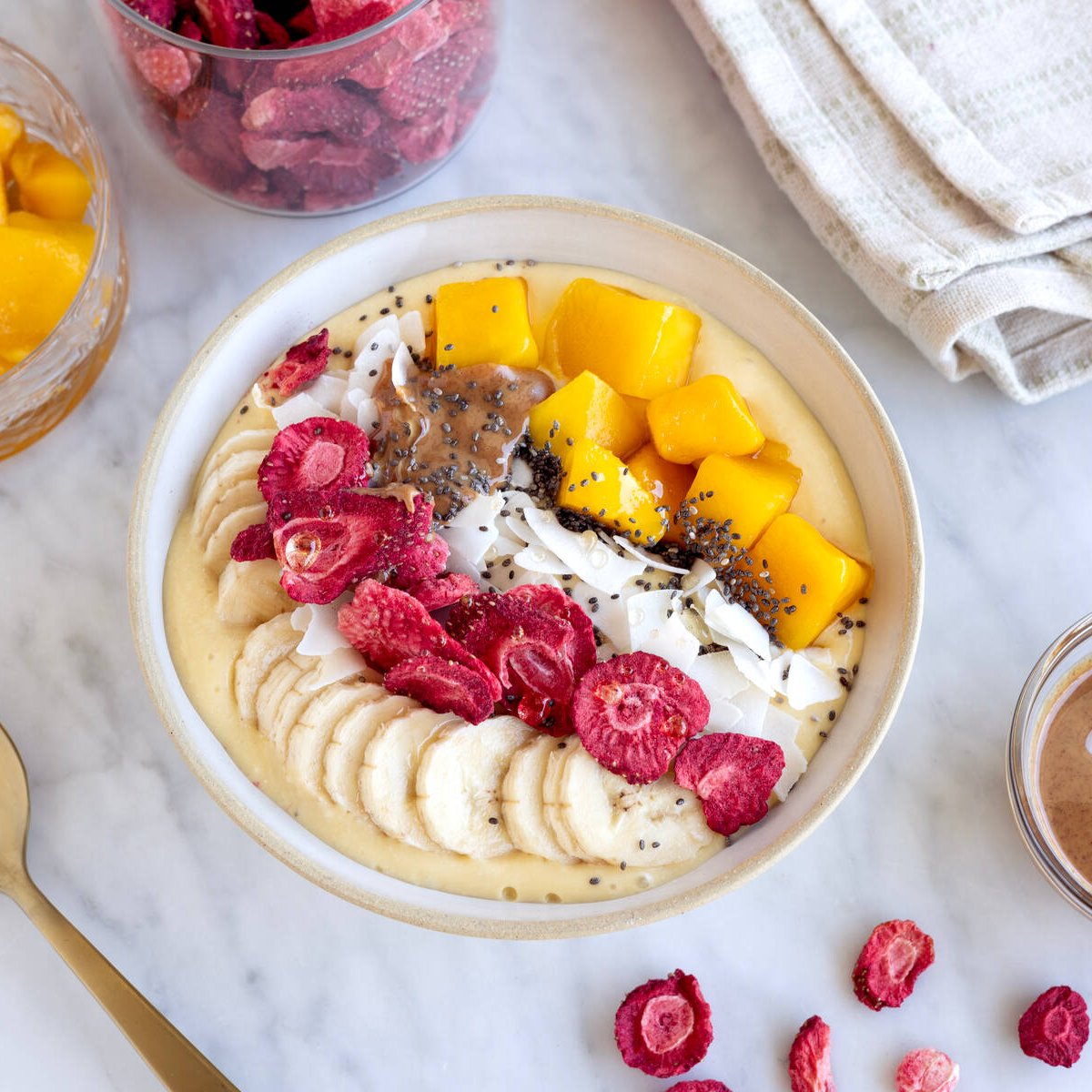 Smoothie bowl med vaniljyoghurt