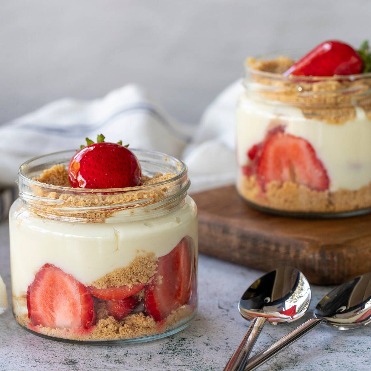 No bake cheesecake med jordgubbar