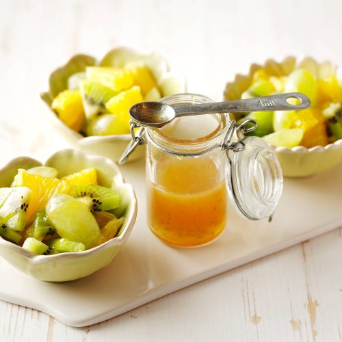 Hedelmäsalaatti ja limesiirappi