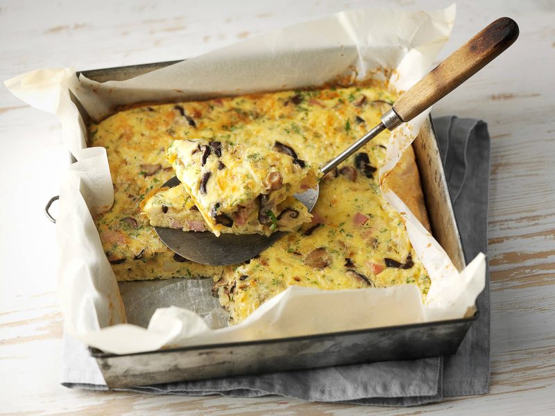 Sieni-kinkkufrittata