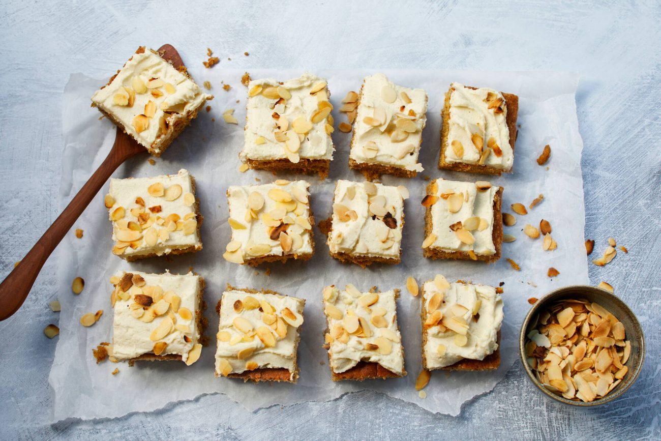 Porkkanakakku pellillinen