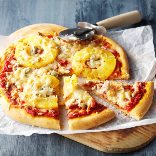 Kinkku-AURA-ananas pizza