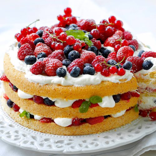 Marjainen täytekakku