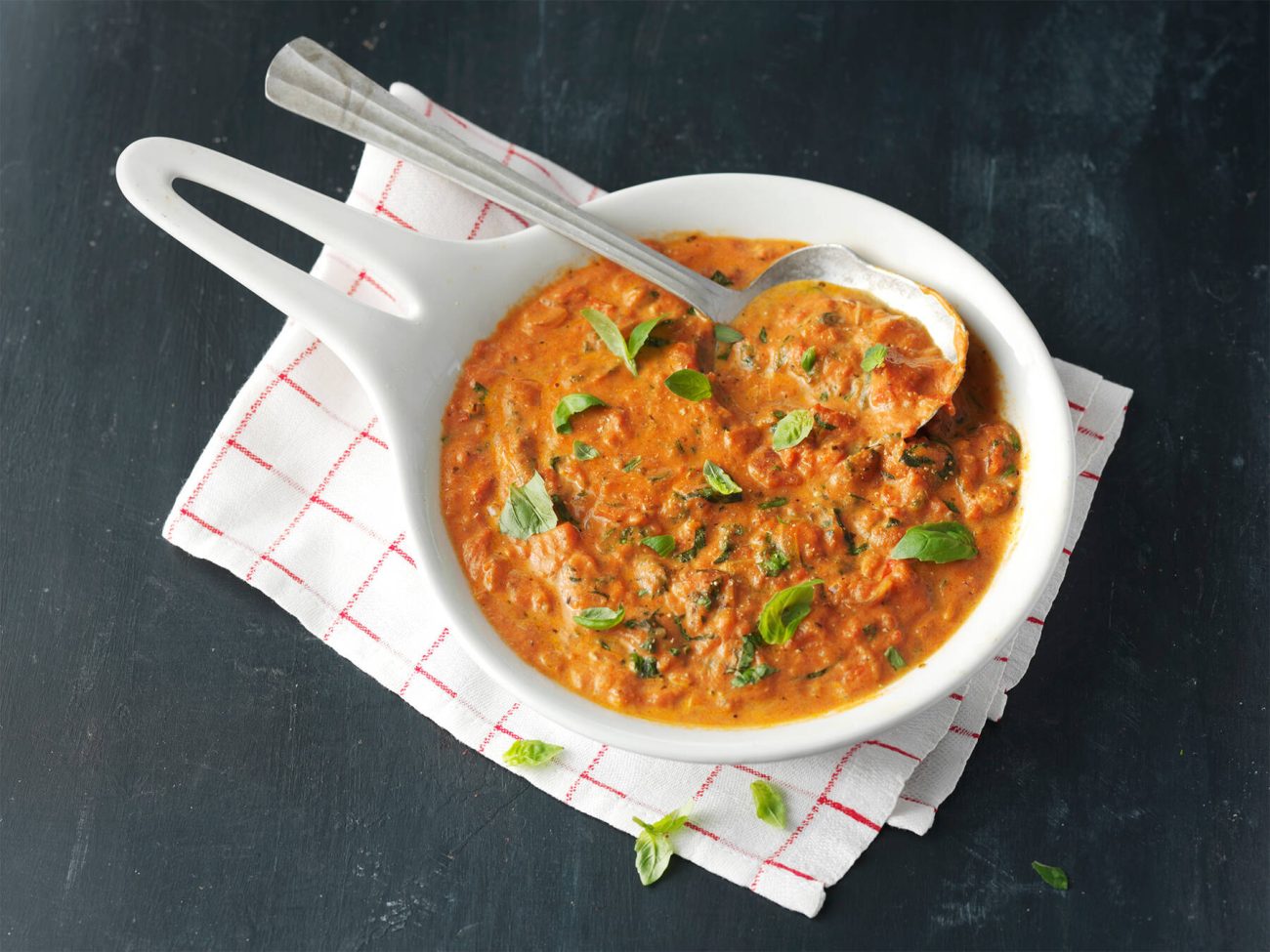 Tomaattinen pastakastike