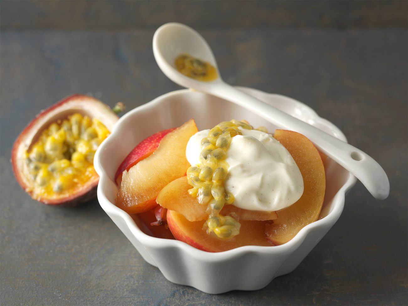 Hedelmiä ja vaniljafraichea