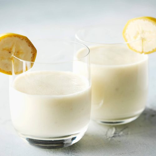 Aurinkoinen hedelmä-rahkajuoma