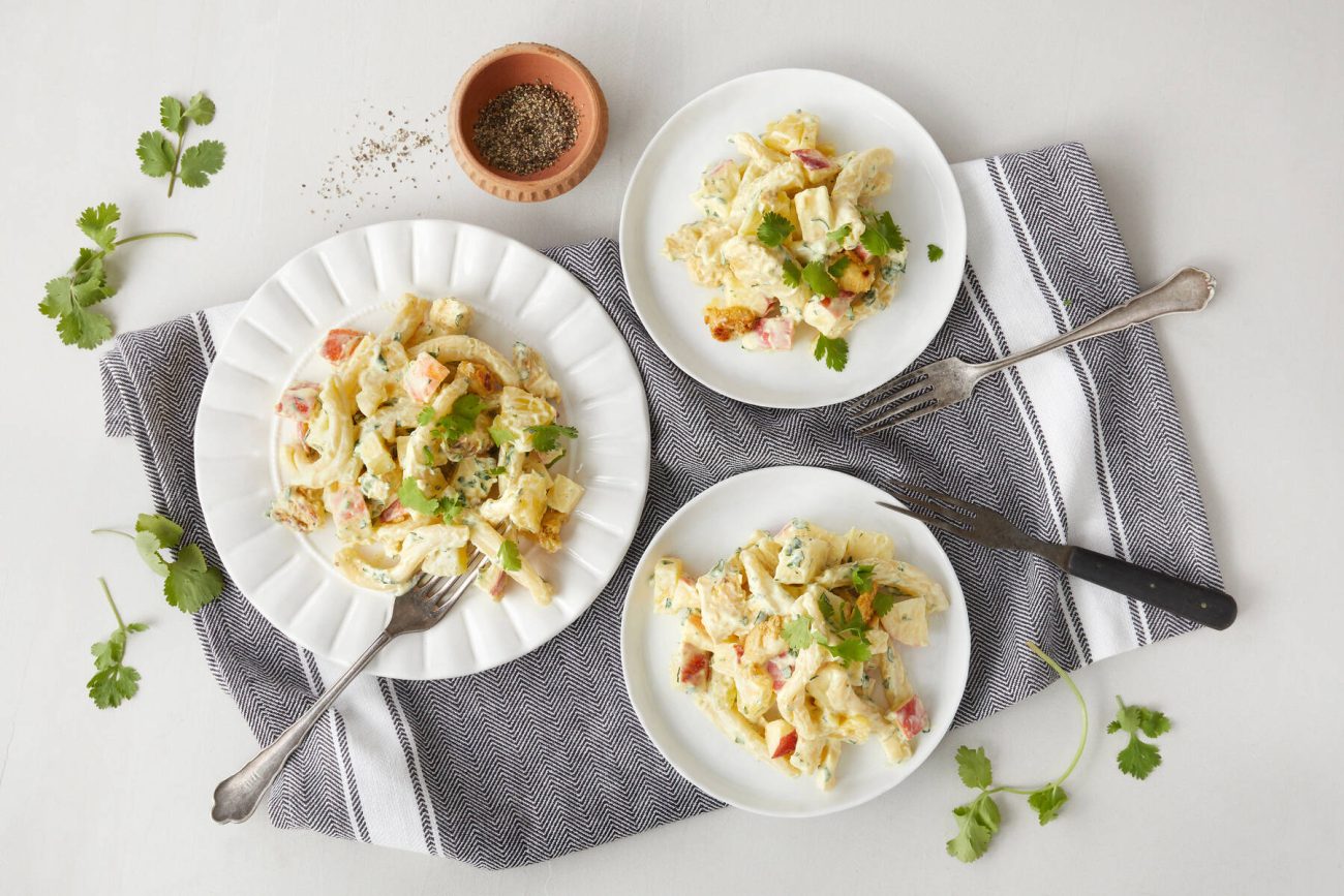 Hedelmäinen broileri-pastasalaatti