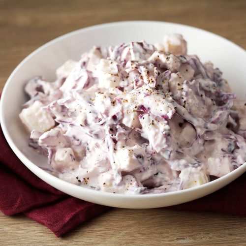 Punakaali-omena coleslaw