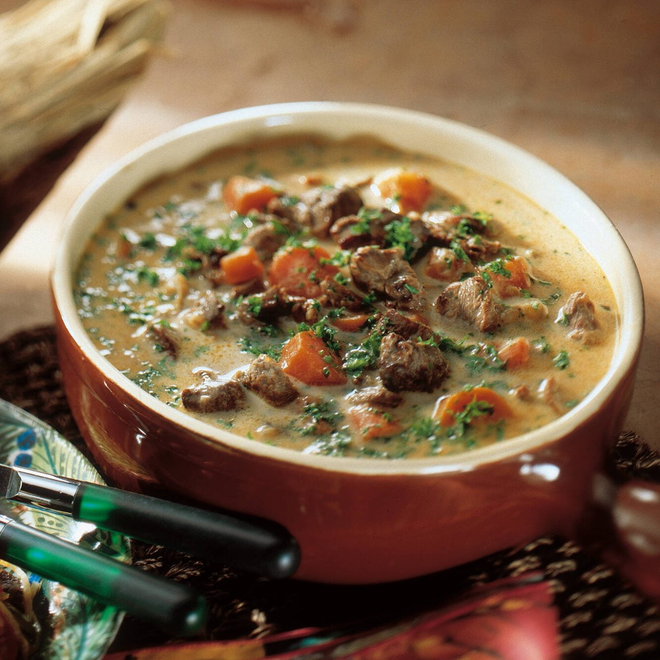 Luomuliha-kasvispata