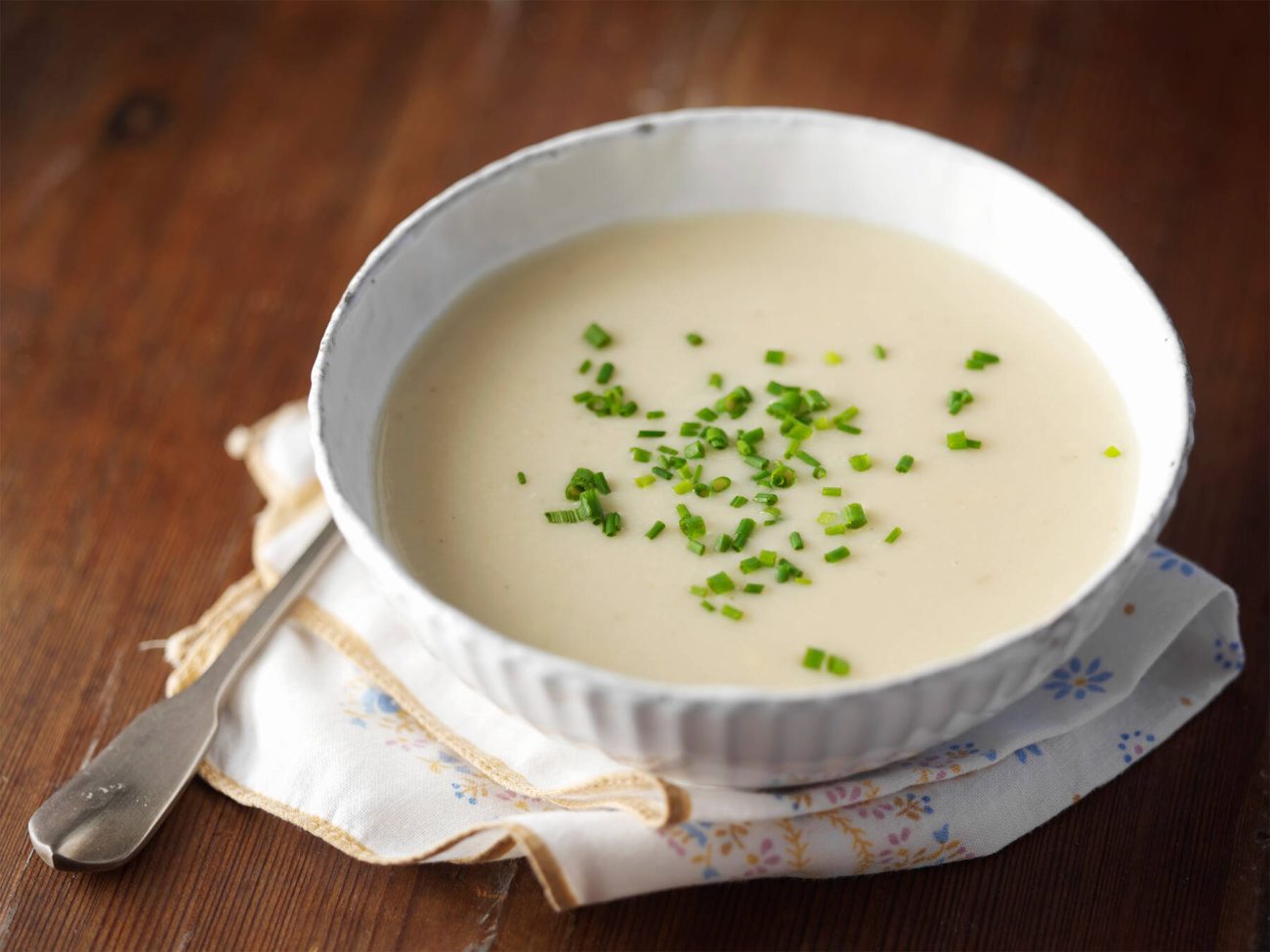 Juustoinen maa-artisokkasosekeitto