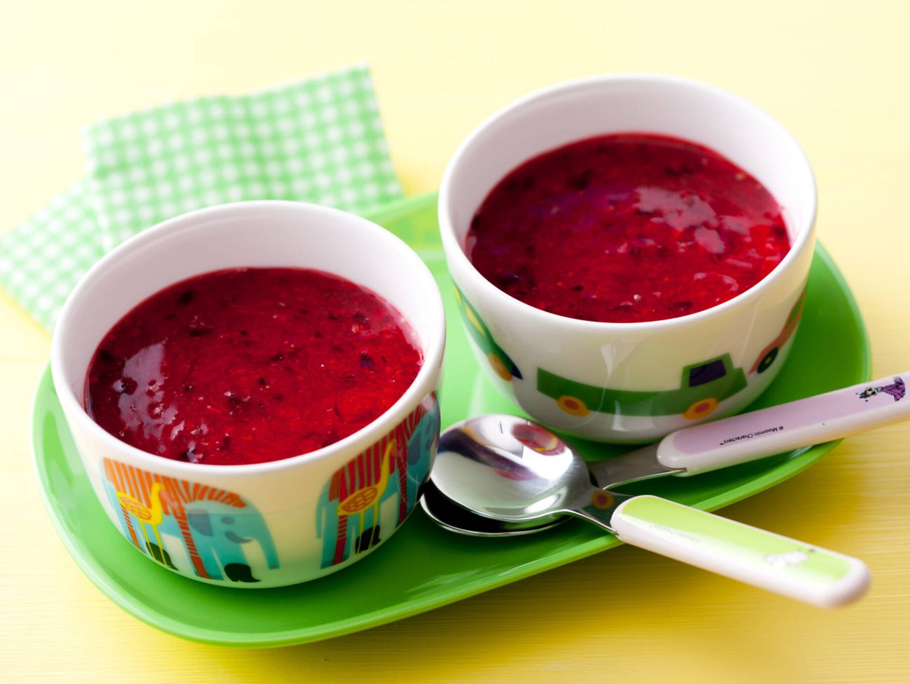 Tuoremarjakiisseli lapsille