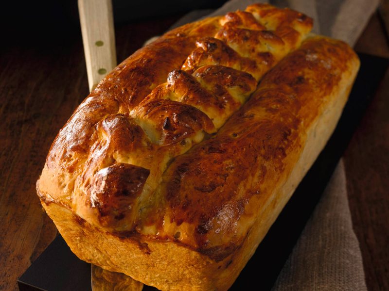Aprikoosi-pähkinäleipä