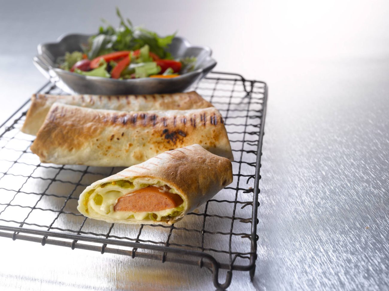 Grillimakkaratortillat