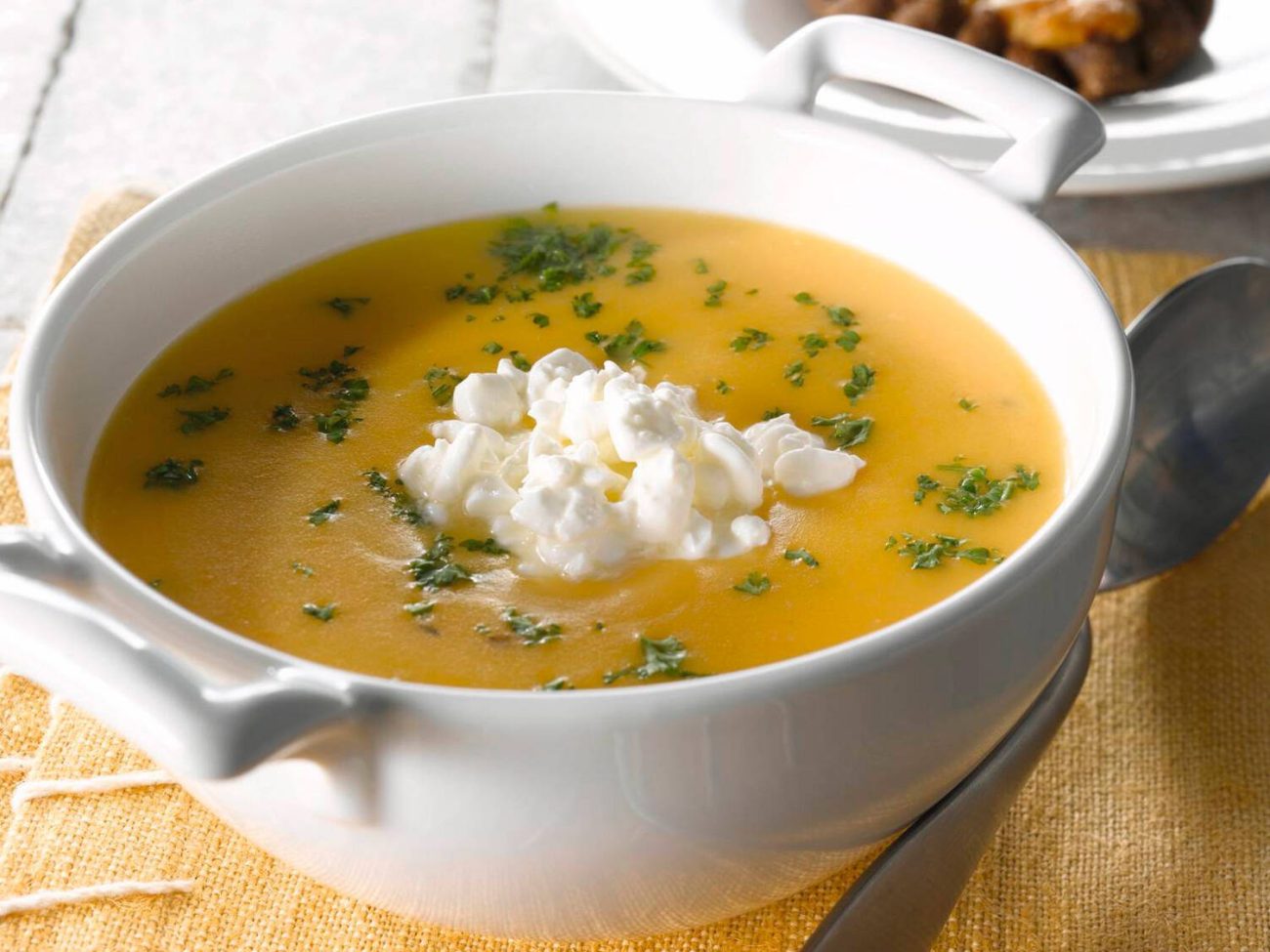 Keltainen paprikakeitto