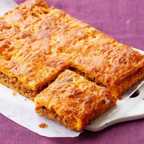 Tulinen jauhelihapiiras