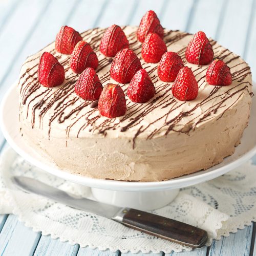 Mansikkainen suklaakermakakku