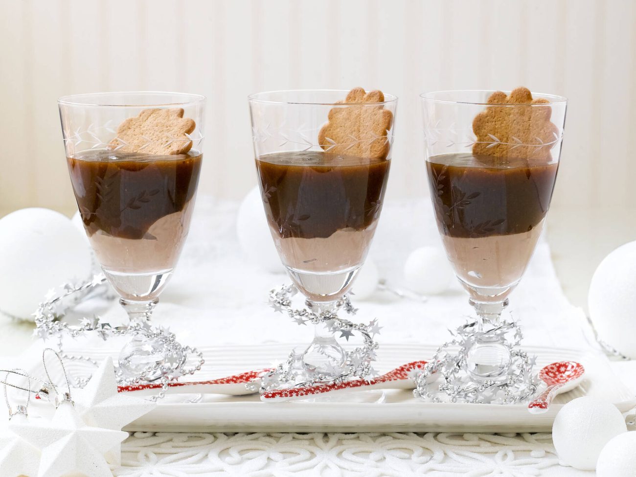 Nopea luumu-rusinakiisseli