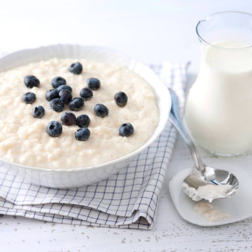 Riisipuuro vesihaudekattilassa & mustikkakeitto