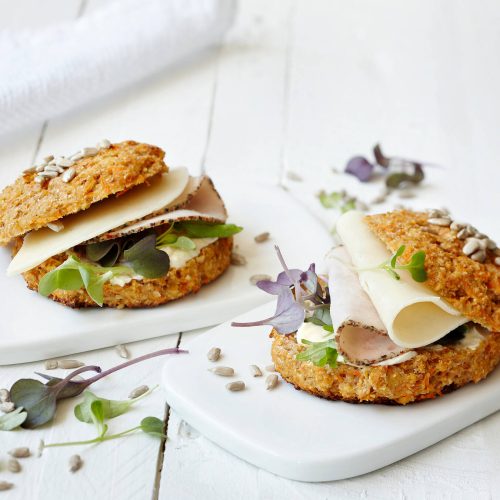 Nopeat proteiini-porkkanasämpylät